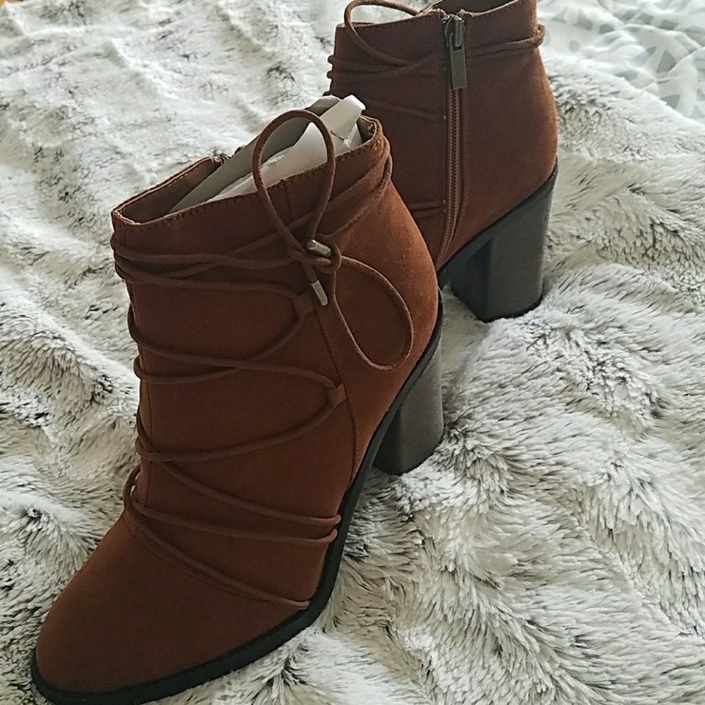 Booties - Picture 4 of 4